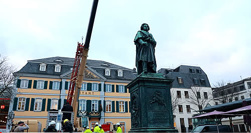 Bonns Beethoven-Denkmal muss restauriert werden.